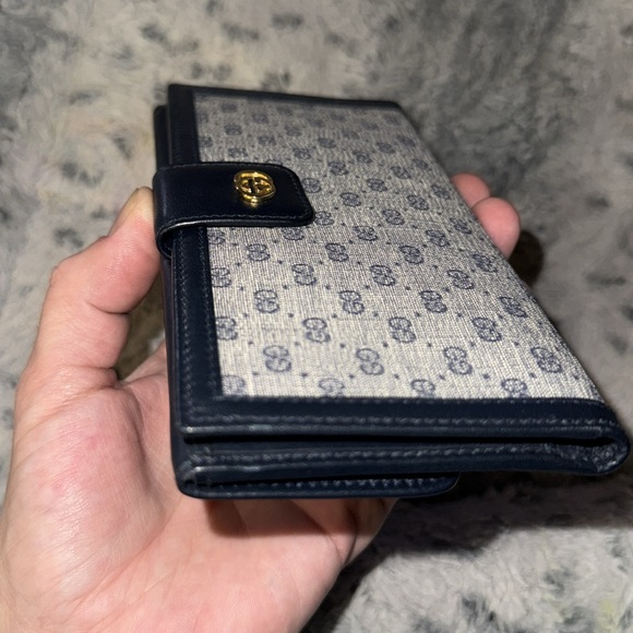 Women’s or Men's Gucci monogram Denim long Wallet! Preloved but 9-10 condition. - Picture 16 of 17